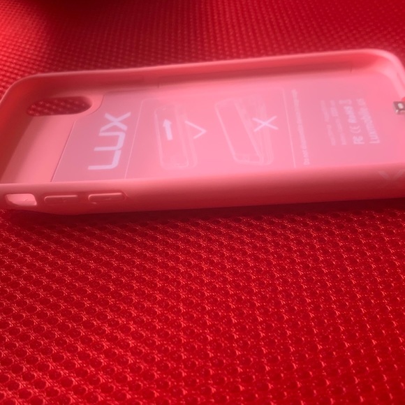 Pink iPhone X Charging Case LUX - Picture 6 of 9